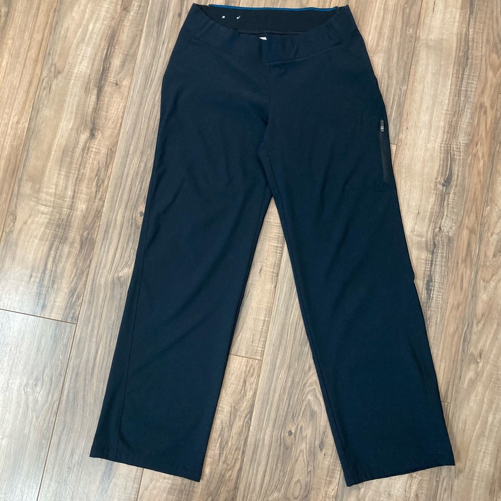 Columbia omni-shield Black pants. Size medium.